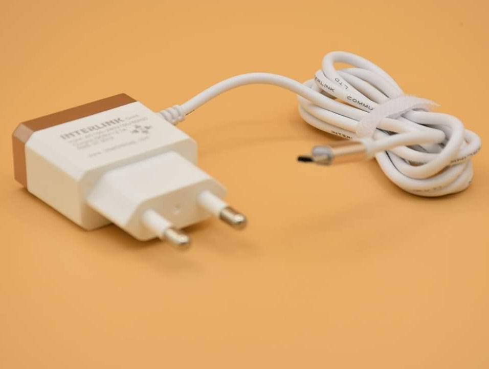 Cell Phone Charger 2.1 Ampere with C type USB Cable